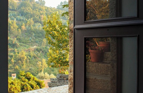 Alpendurada e Matos Cottage | Casa de Gondomil for 4 people