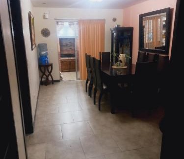 Alangasi House | Casa De la Cruz