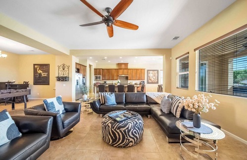 Paradiso House | Casa de Nina Luxury Home, Pool Spa, BBQ Gameroom