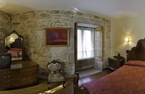 Bealo House | Casa de Turismo Rural Os Petroglifos