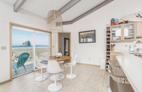 Oregon Coast House | Casa de Vida #158 - Oceanfront home in the sand at Pacific City