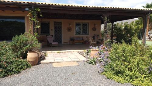 Valle de San Lorenzo House | Casa del artista