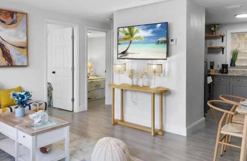 Southwest House | Casa del Sol - Mins to PB Int + Beaches