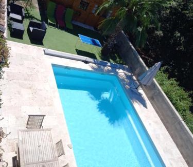 Patrimonio Ski Chalet | Casa di legnu ,charmant chalet avec piscine