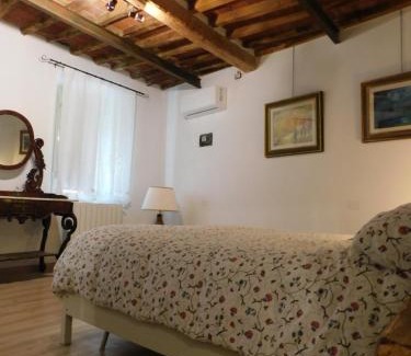 Monte San Quirico House | Casa di Sara