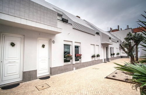 Falca Apartment | Casa do Aqueduto - Large duplex house in traditional pateo