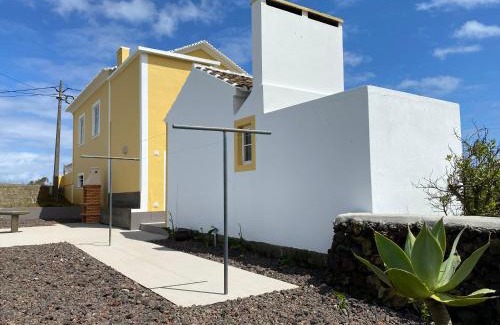 Praia da Vitoria House | CASA do CAMINHO