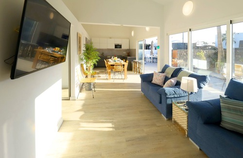 Los Mojones Villa | Casa El Cielo 3 bedrooms, 3 baths free A/C, Electric heated pool