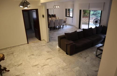 Kfardebian Apartment | Casa El Haje