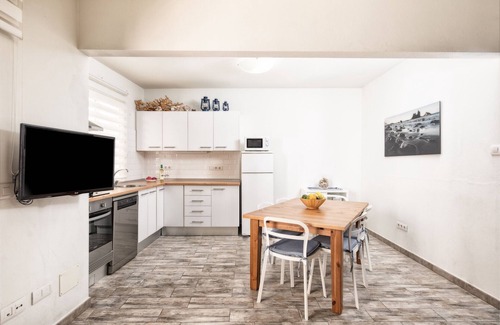 Puerto de Tazacorte Ski Chalet | Casa El Puerto by Huskalia