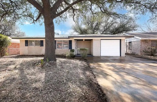 Temple House | Casa El Sereno is in a great location near the heart of Temple