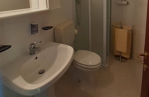 Dreznik Grad House | Casa Emanuela is located only 9 km from the national park, 6 from the caves of Barac