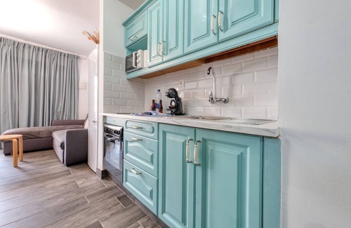 Puerto del Carmen Ski Chalet | Casa Emilia-close to all amenities and beach