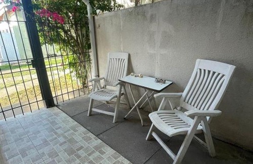 Monte Hermoso House | Casa Emilio - Casa Centrica con Cochera