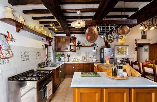 Cortona Villa | Casa Emma, Near Cortona, Private Pool. BBQ, Stunning views, BBand,Relax, enjoy!