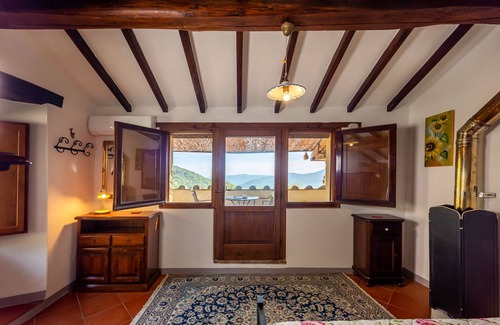 Cortona Villa | Casa Emma, Near Cortona, Private Pool. BBQ, Stunning views, BBand,Relax, enjoy!