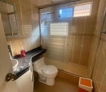 Data de Villamil House | Casa en urbanización privada a 2 minutos caminando de la playa, Vía a Data