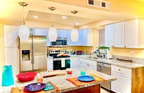 Sahuarita House | Casa Encanto Family Friendly w/Private Pool, 72" TV, Arcade