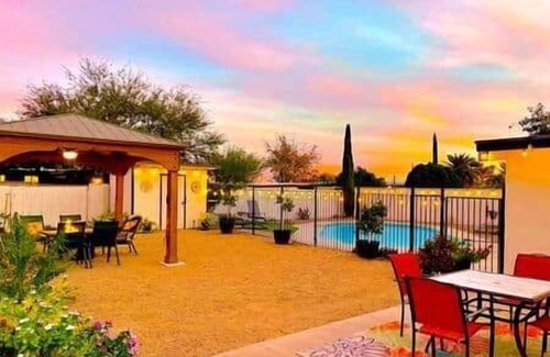 Sahuarita House | Casa Encanto Family Friendly w/Private Pool, 72" TV, Arcade
