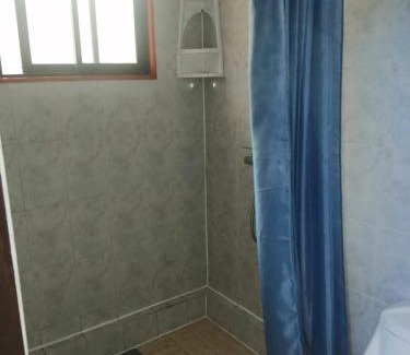 Pichilemu House | Casa equipada para 9 personas a 5 minutos del centro y la playa principal y 15 minutos de punta de lobos