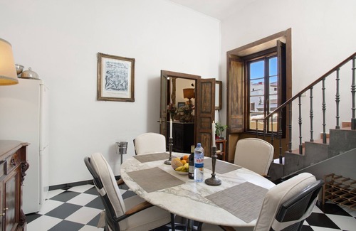 Vegueta House | "Casa Montesdeoca - Tamarindo" with Balcony & Wi-Fi