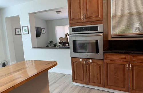 Hallandale Beach House | Casa Esperanza