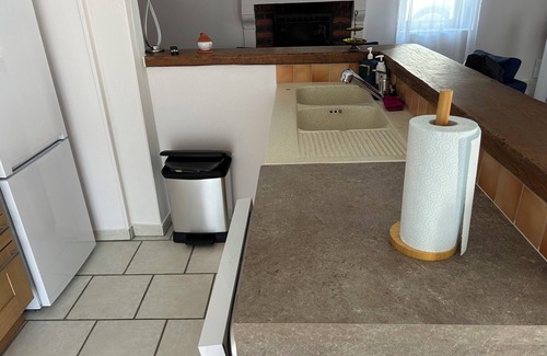 Saint-Satur House | Casa Eva: Sancerrois town house with courtyard, terrace and barbecue