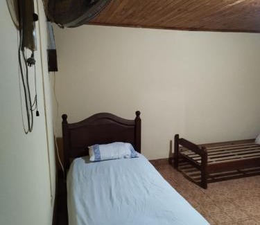 Concepcion del Bermejo House | Casa familiar tranquila con patio y garage