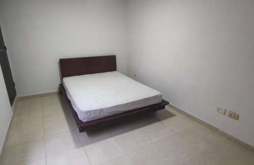 Candelaria House | Casa Familiar Robles