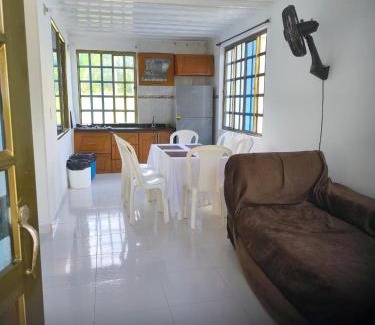 Apulo House | CASA FAMILIAR Y DE DESCANSO VILLA LORENZA - APULO CUND.