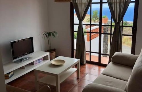 Los Llanos de Aridane Apartment | Casa Flamboyán