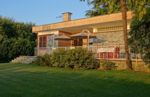 Varano Borghi Villa | Casa Gaiani Villetta in riva al lago vista mozzafiato