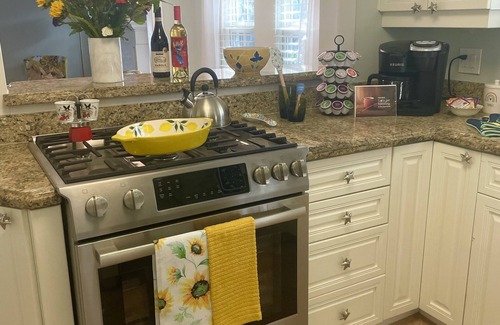 Grandview Heights House | Casa Gialla: Entire House in West Palm Beach, minutes to Downtown & Palm Beach!