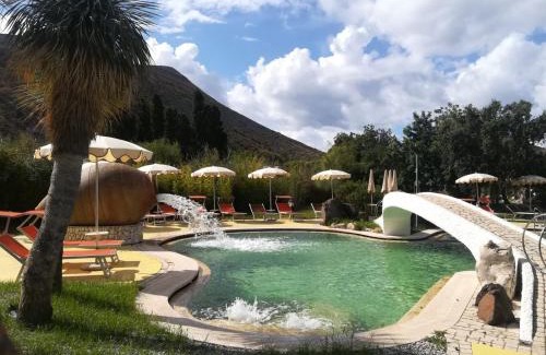 Vulcano Porto Apartment | casa giardino