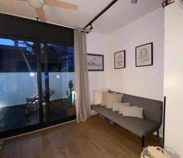 Montgat Apartment | Casa grande y céntrica con piscina en zona peatonal