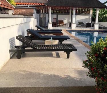 Sa Khu Villa | Casa Gris with Shared Pool