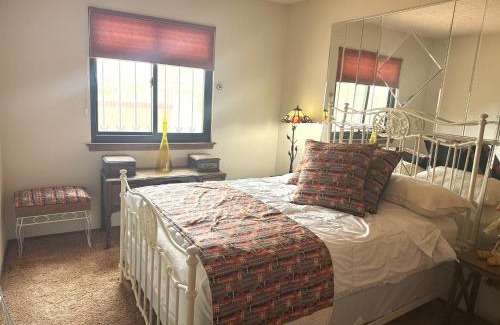 Taylor Ranch House | Casa Herradura Near Petroglyphs