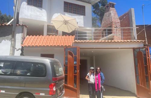 Independencia House | Casa Hospedaje “YURAQ WASI”