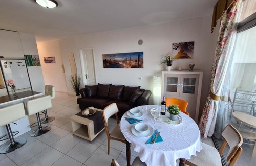 Los Cristianos Apartment | Casa Iglesia only 200 meters to the sea, balcony, sea view, air conditioning