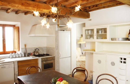 Gello House | Casa delle Aque' estate with shared pool