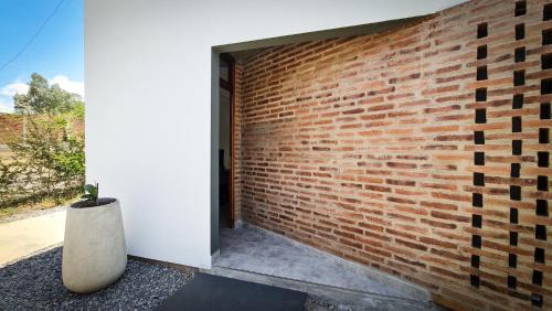 San Salvador de Jujuy Apartment | Casa J moderna con amplio jardín en barrio de profesionales