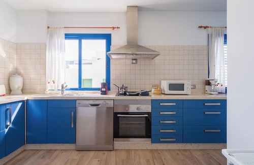 Caleta de Famara House | Casa Joral, Facing the Beach