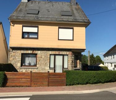 Buellingen House | Casa Léon