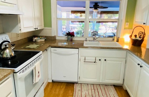 West Bradenton House | Casa La Flora -Casual Elegance & Old Florida Charm- Location, Location, Location