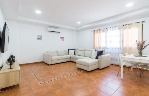 Castillo del Romeral House | CASA LA MAJORERA