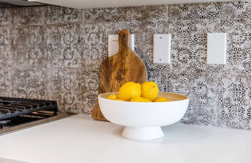 Westbank Condo | Casa Laguna! Lakefront Condo With Pool & Hot Tub.