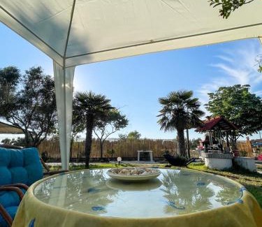 Nea Iraklia House | Casa Lia-Beach Front Villa