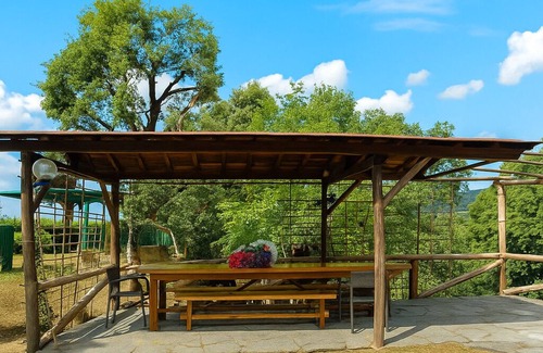 Stazzema House | Casa Linda a window to the sea