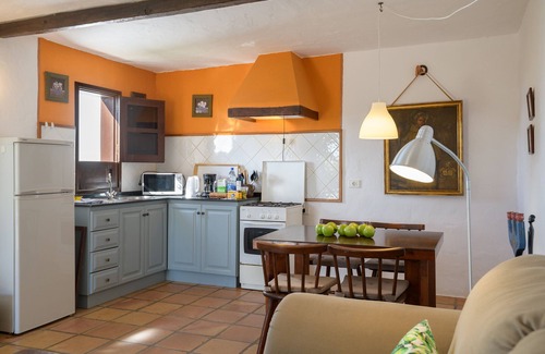 Teguise Ski Chalet | Casa Los Divisos, small cozy cottage in La Villa de Teguise