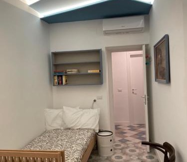 Quartieri Spagnoli Apartment | Casa Luciano al San Carlo